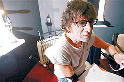 20061029024819-charly.jpg