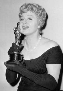ADIÓS, SHELLEY WINTERS