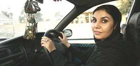 MUJERES (AFGANAS) AL VOLANTE