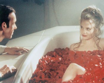 MENA SUVARI, LA BESTIA RUBIA